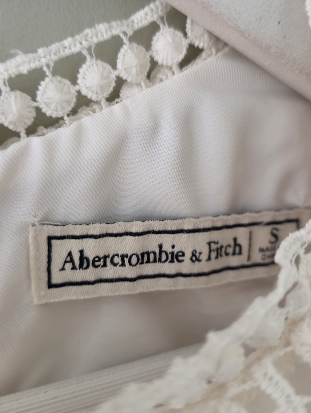 Abercrombie & Fitch Crochet Lace Crop Top Size S Y2K Coquette Romantic Dainty - Picture 3 of 11